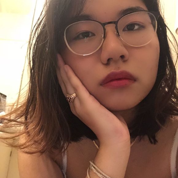 Meet your Posher, Karin - Picture 1 of 1